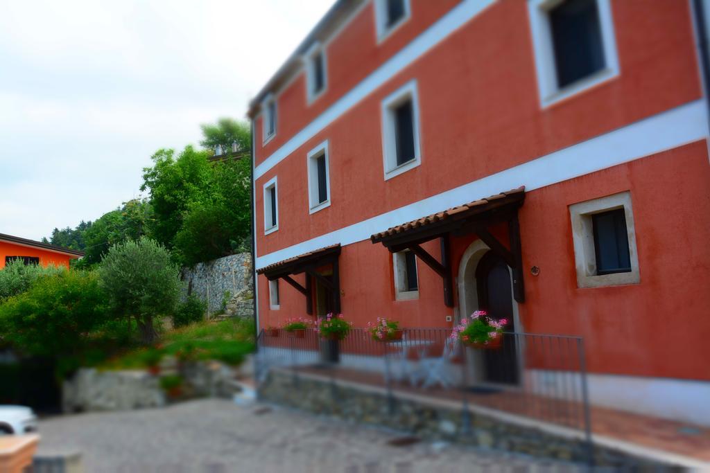B&B La Casa Rossa เปาลา ภายนอก รูปภาพ
