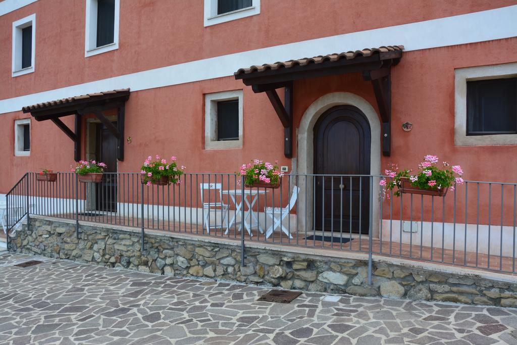 B&B La Casa Rossa เปาลา ภายนอก รูปภาพ