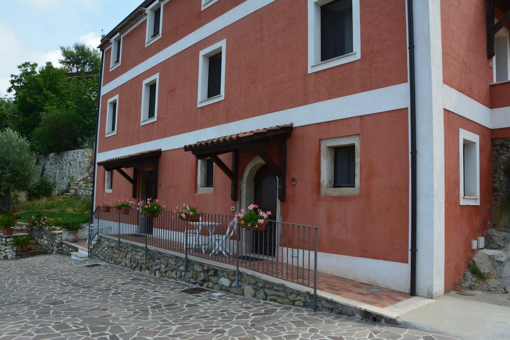 B&B La Casa Rossa เปาลา ภายนอก รูปภาพ