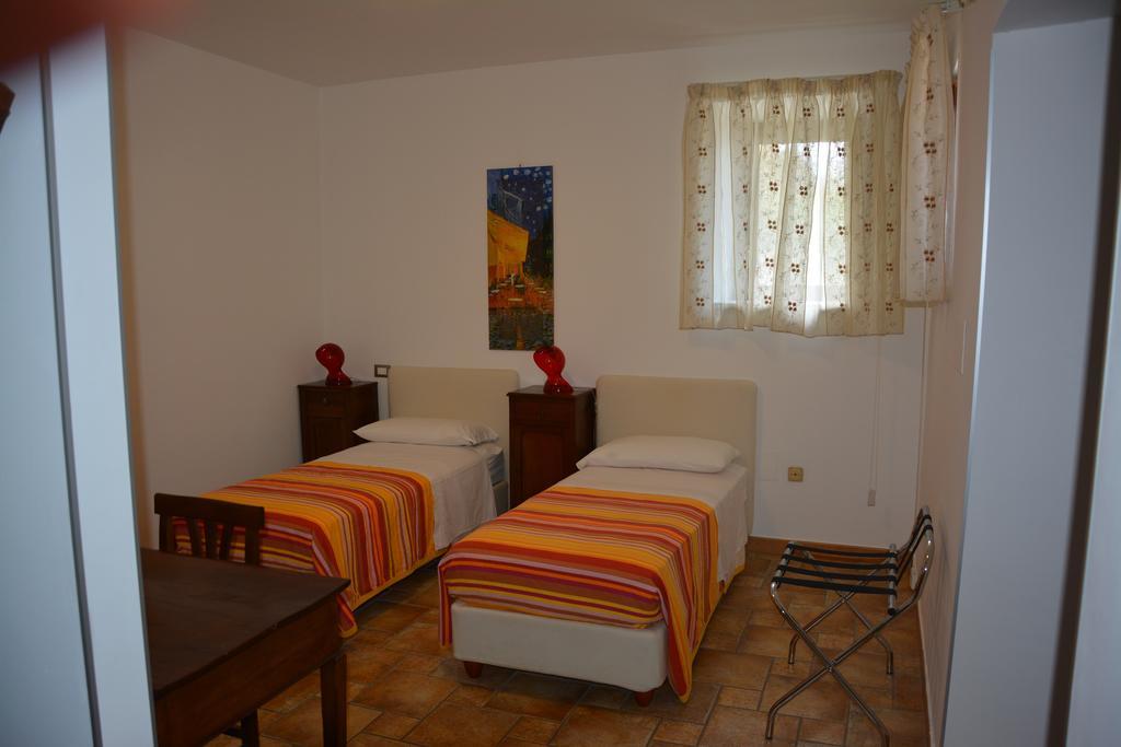 B&B La Casa Rossa เปาลา ห้อง รูปภาพ