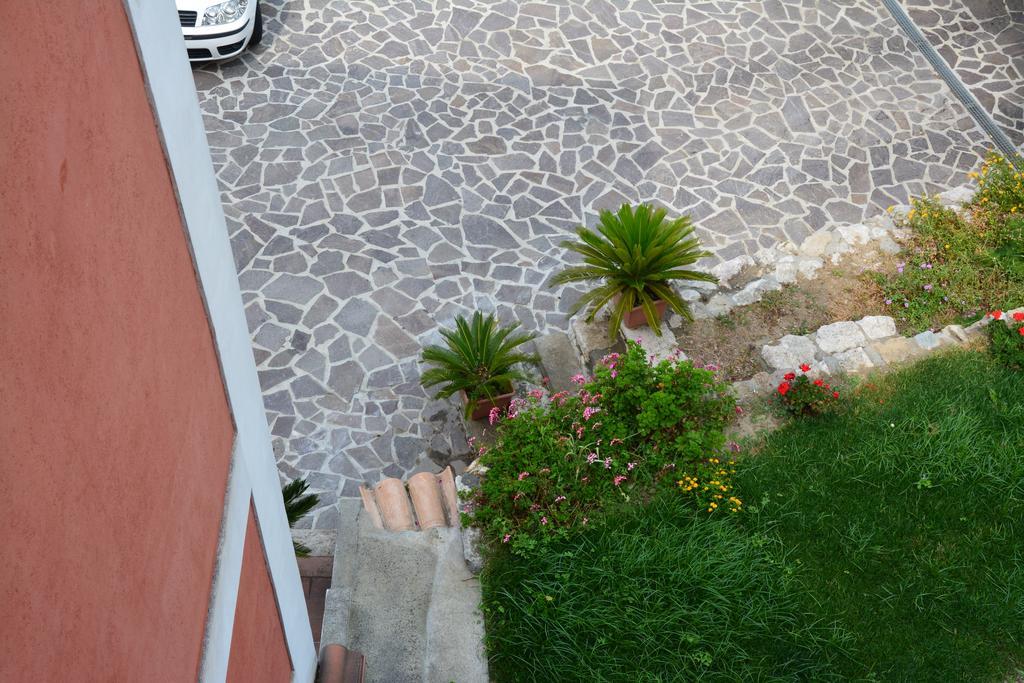 B&B La Casa Rossa เปาลา ภายนอก รูปภาพ