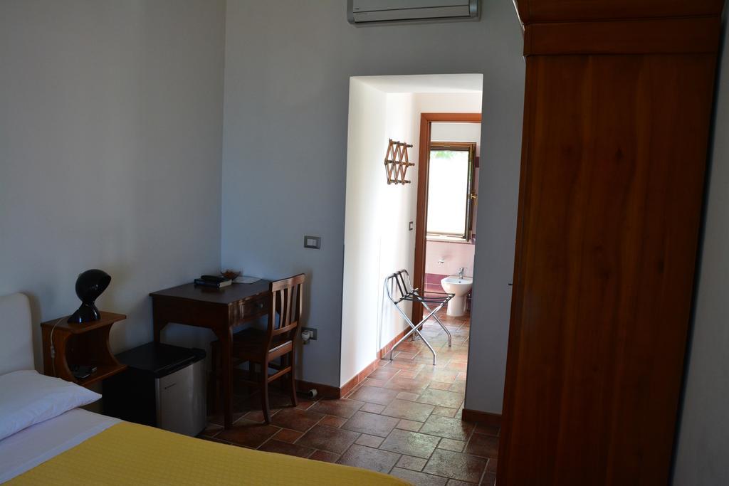 B&B La Casa Rossa เปาลา ห้อง รูปภาพ