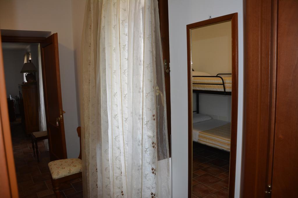 B&B La Casa Rossa เปาลา ภายนอก รูปภาพ