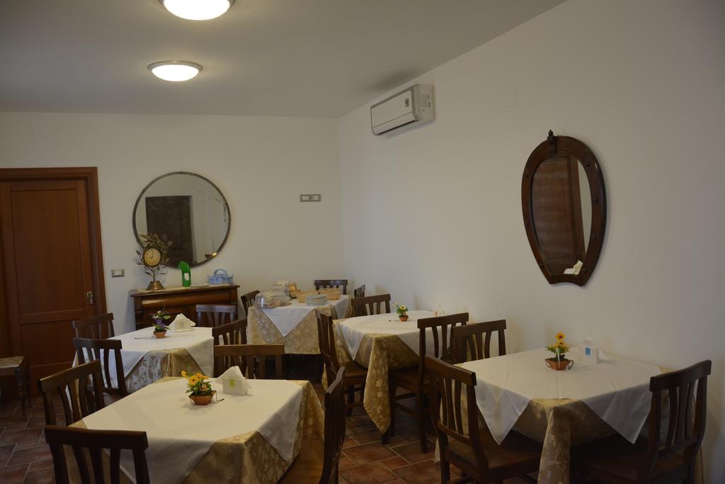 B&B La Casa Rossa เปาลา ภายนอก รูปภาพ